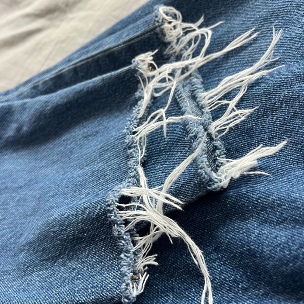 LEVI'S 80s Mom Jean Women's Size 29x30 25" Inseam Distressed Raw Hem Premium - Picture 16 of 16
